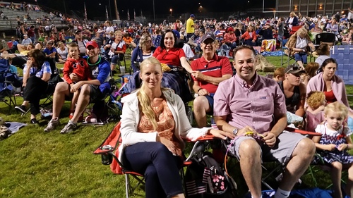 Sullivan family members attending the 2016 show pictured here are (from left) Philip & son, Max Sullivan (back, left), John & Pamela Sullivan (back, center) and Kim, Shawn and daughter, Etta Sullivan (front, center).